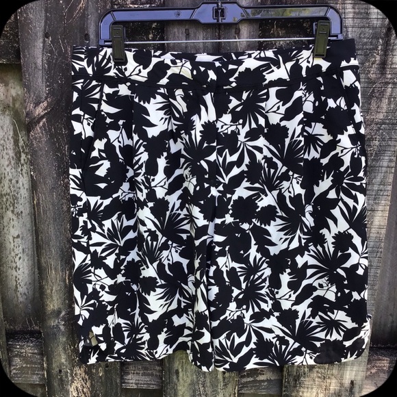 🎉HOST PICK🎉Shorts - Picture 1 of 3